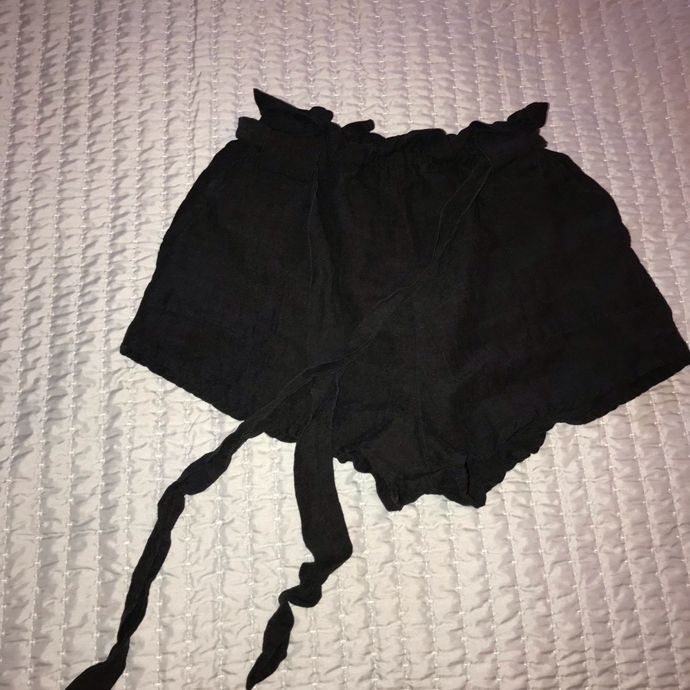 BRAND NEW Black Pacsun shorts